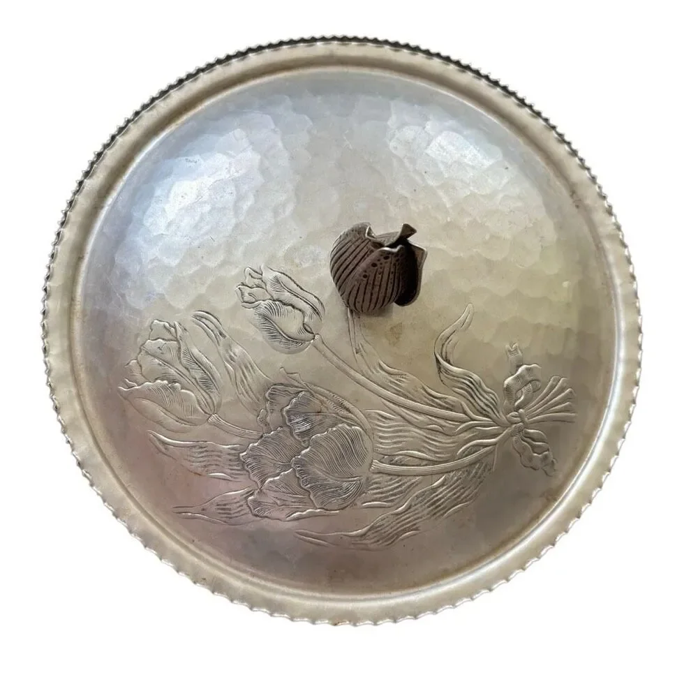 Vintage Rodney Kent Hammered Wrought Aluminum Covered Casserole Dish Bowl Tulip